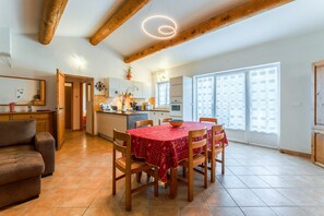 Interior - Holiday Cottage "Mas de la Ravine chez Juju" with Shared Pool, Wi-Fi & Air Conditioning (Laval-Saint-Roman)
