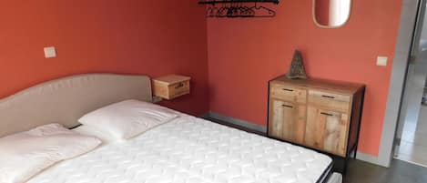 1 habitación, wifi y ropa de cama