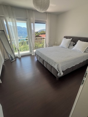 4 Schlafzimmer, Bügeleisen/Bügelbrett, WLAN, Bettwäsche
