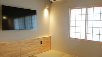 Nhà kiểu Nhật | Két bảo mật tại phòng, bàn ủi/dụng cụ ủi quần áo