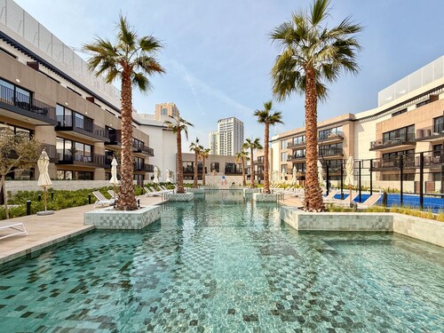 JVC Gem 2BR w maidsroom - Oakley Square