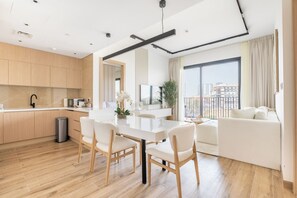 Apartamento superior | Sala de jantar