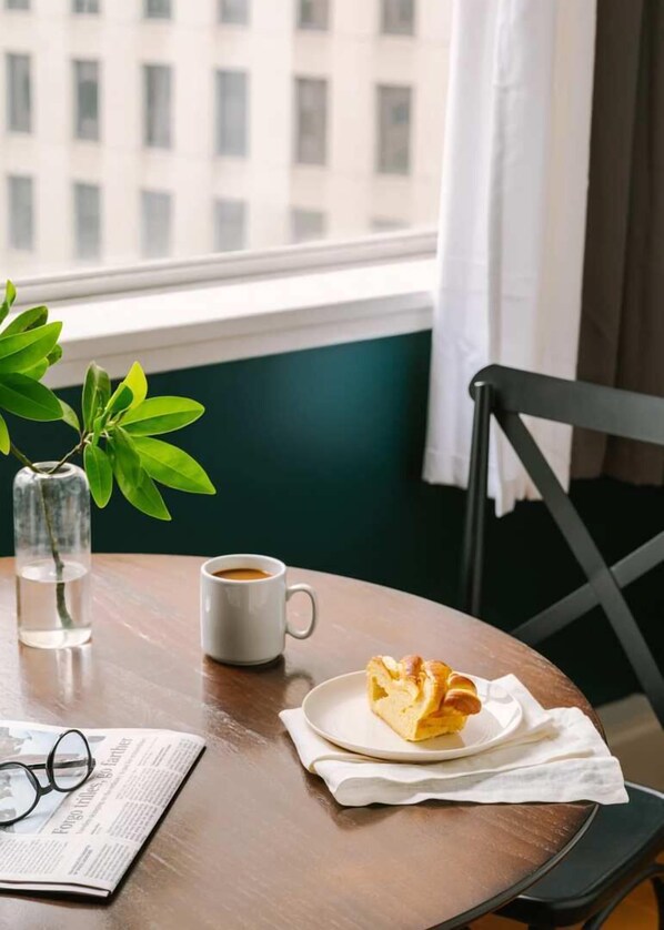 Interior - Roami at Duncan Plaza | 2BR Deluxe Combo (New Orleans)