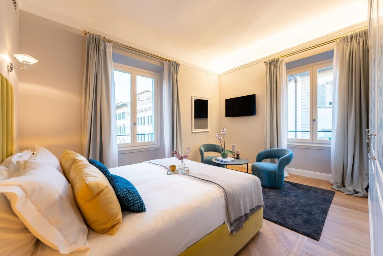 5 bedrooms, desk, iron/ironing board, WiFi
