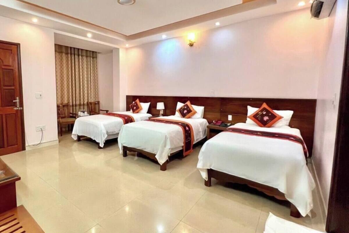 Panoramic Triple Room | Minibar, desk, WiFi (free), bed sheets