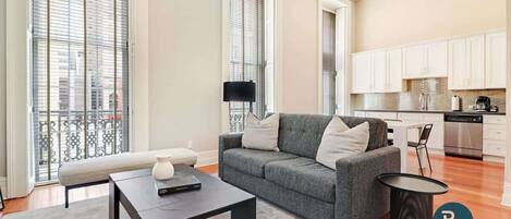 Téléviseur, bureau