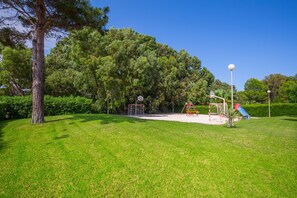 Garden - II Coral Seashell by Fidalsa (Guardamar del Segura)