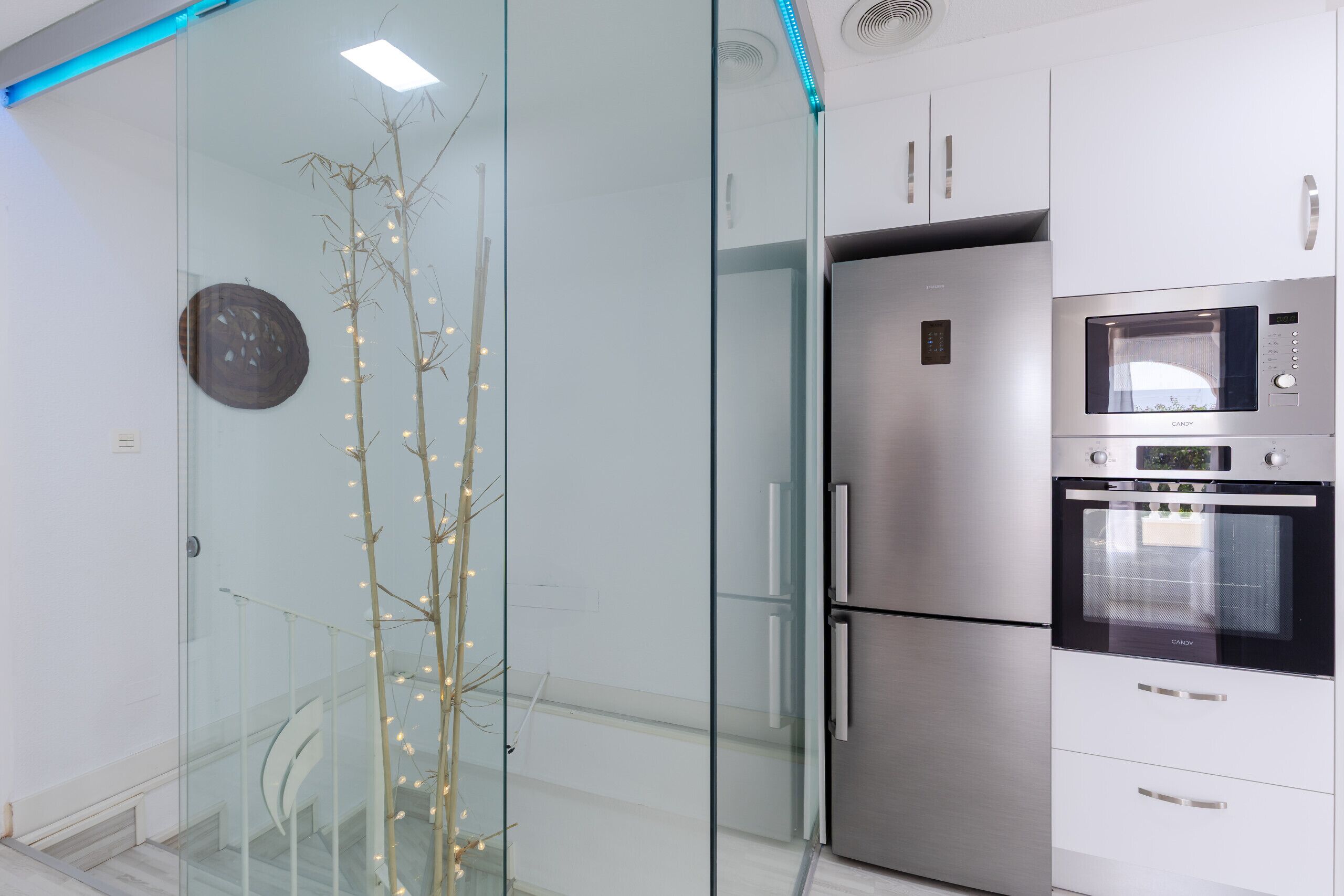 Microwave, dishwasher, coffee/tea maker, cookware/dishes/utensils