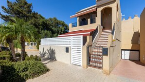 Exterior - II Coral Seashell by Fidalsa (Guardamar del Segura)
