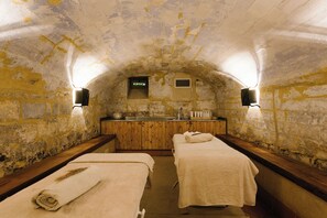 Salas para tratamentos a dois, sauna seca, sauna a vapor