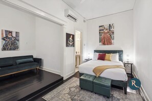 2 slaapkamers, een strijkplank/strijkijzer, wifi, beddengoed