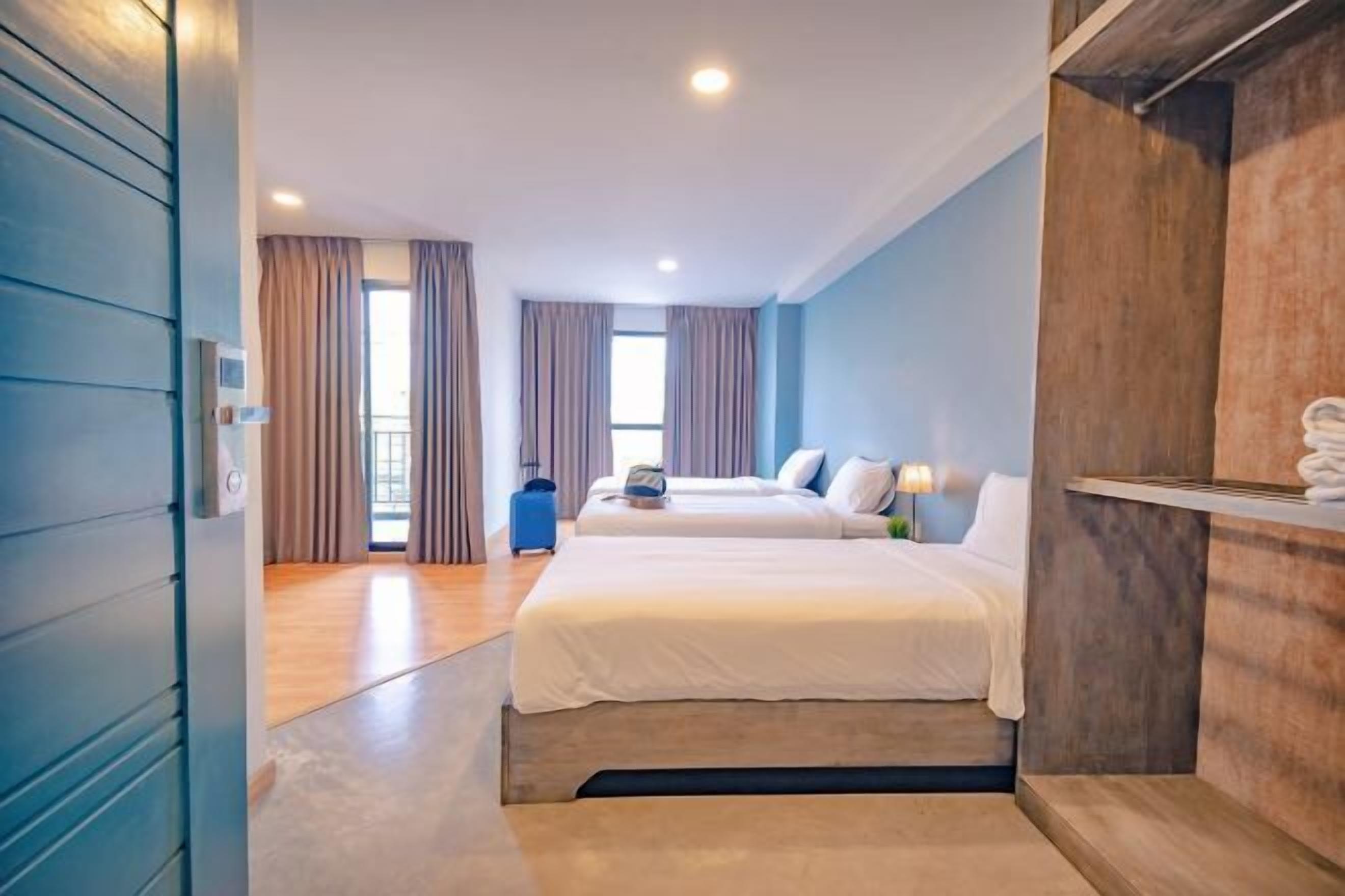 Coffres-forts dans les chambres, bureau, rideaux occultants