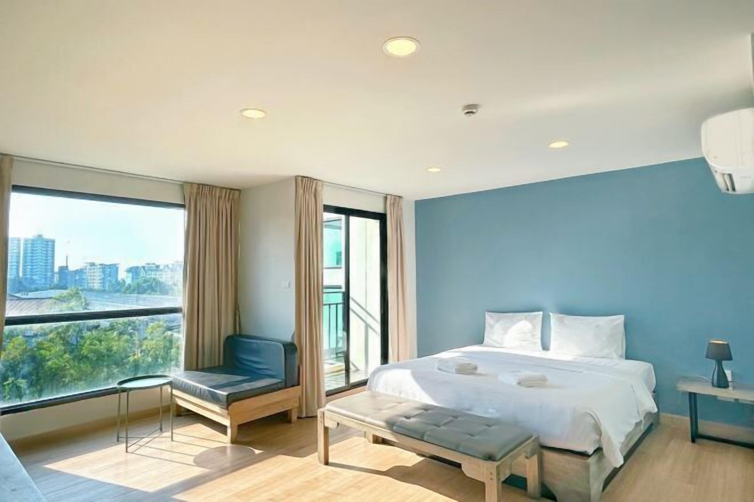 Coffres-forts dans les chambres, bureau, rideaux occultants