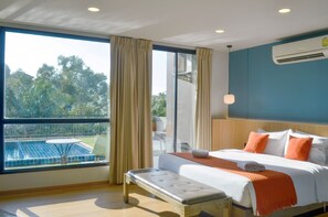 Deluxe Pool Access Room | In-room safe, desk, blackout drapes, free WiFi - Suntria Hotel Pattaya (Sattahip)