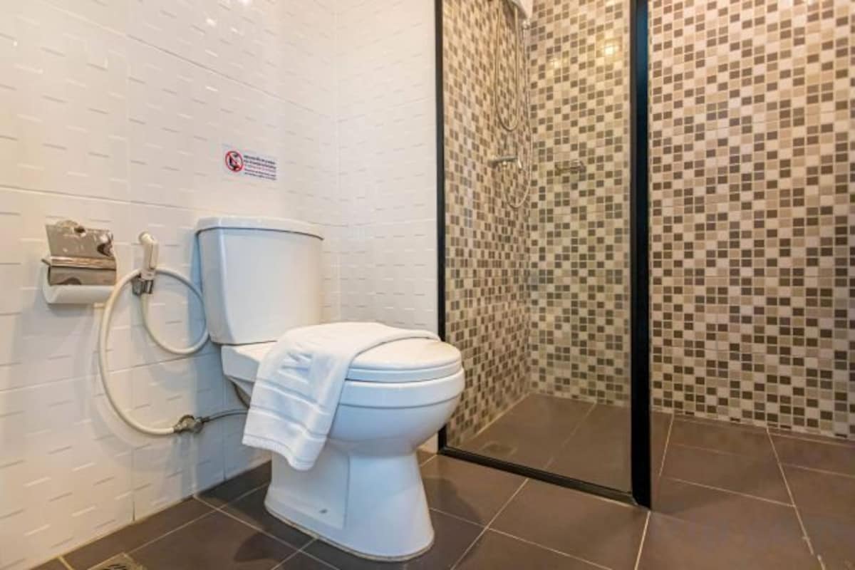 Kostenlose Toilettenartikel, Haartrockner, Handtücher, Seife