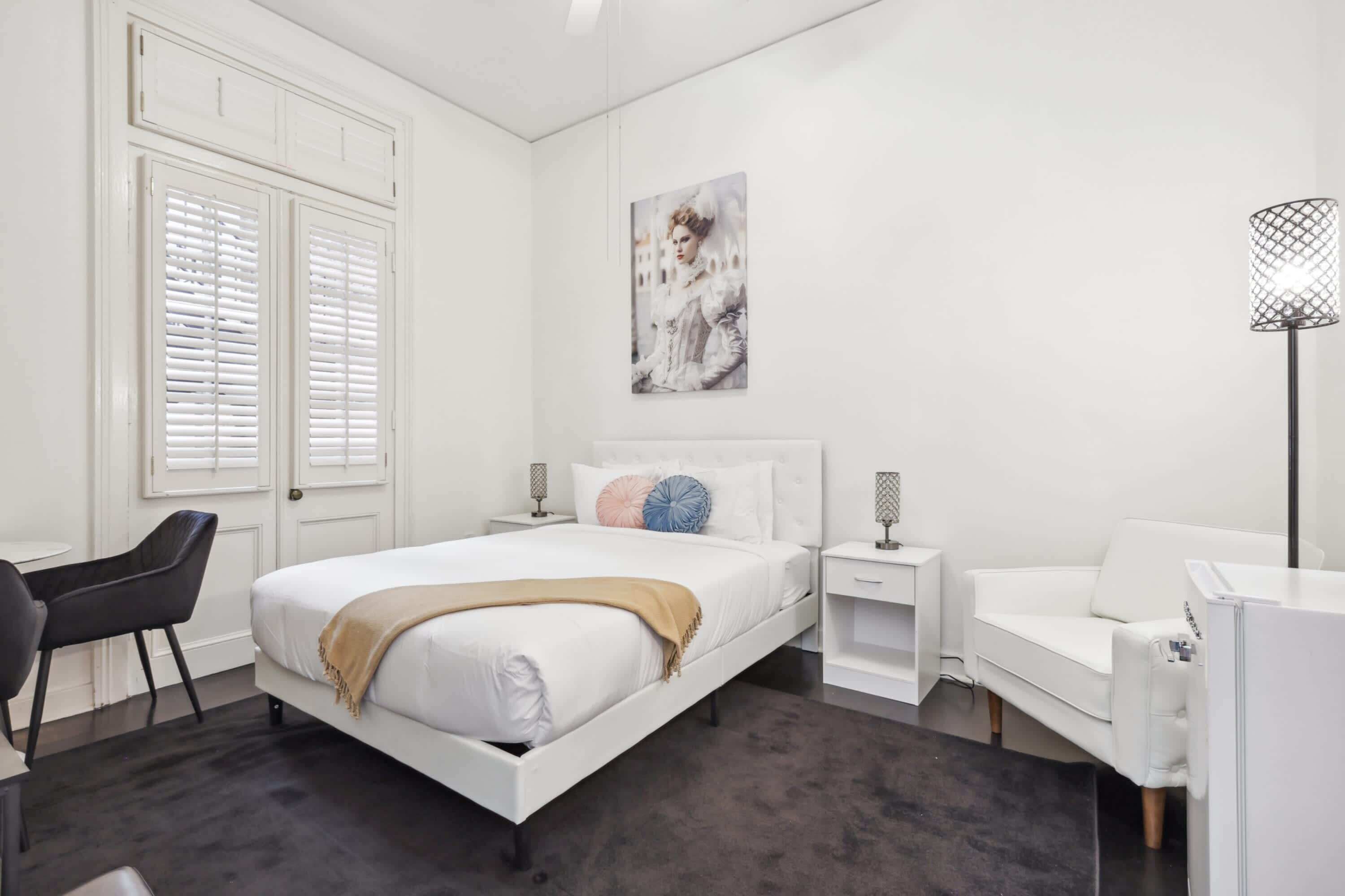 Iron/ironing board, WiFi, bed sheets