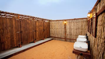 Tente, vue sur le désert | Salle de bain