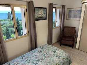 4 bedrooms, in-room safe, desk, iron/ironing board