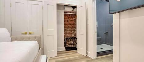 5 bedrooms, iron/ironing board, travel crib, WiFi