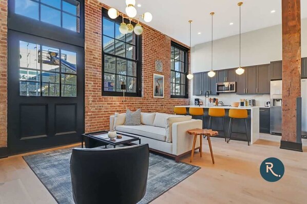 TV, offices - Roami at Brassline Group Friendly (New Orleans)