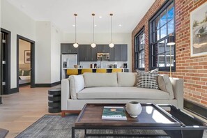 TV, offices - Roami at Brassline Group Friendly (New Orleans)