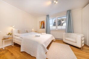1 bedroom, free WiFi - Right on the water: Stylish "Hafenglück" vacation apartment in Lauterbach on Rügen (Putbus)
