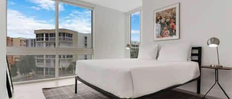 4 bedrooms, iron/ironing board, WiFi, bed sheets