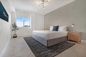 6 bedrooms, iron/ironing board, WiFi, bed sheets