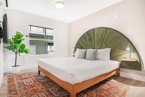 6 Schlafzimmer, Bügeleisen/Bügelbrett, WLAN