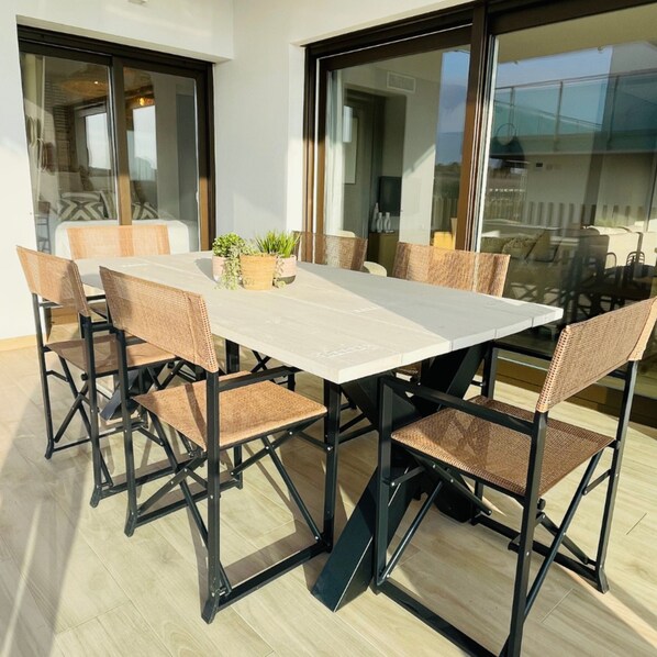 Outdoor dining