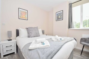 2 bedrooms, iron/ironing board, WiFi, bed sheets