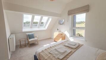 3 bedrooms, iron/ironing board, free WiFi, wheelchair access