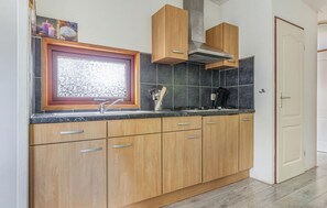 Fridge, stovetop, dishwasher, coffee/tea maker - 2 bedroom nice home in Erm (Erm)