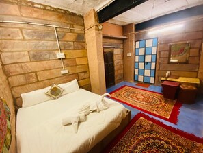 Double Room | Free WiFi