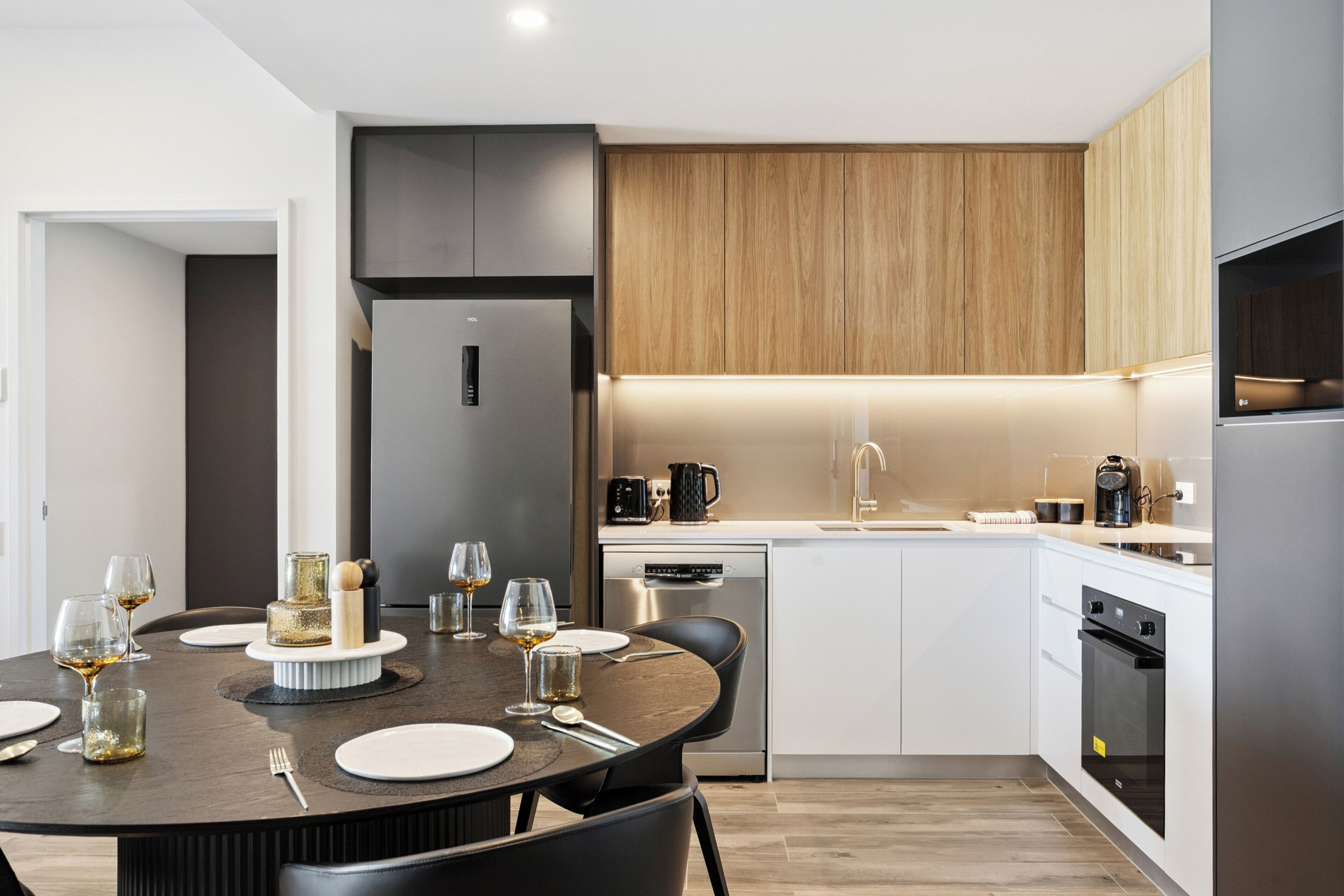 Fridge, microwave, oven, stovetop