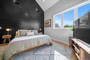 4 bedrooms, desk, iron/ironing board, WiFi