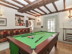 Game room - Penny Farthing Inn (Ross-on-Wye)