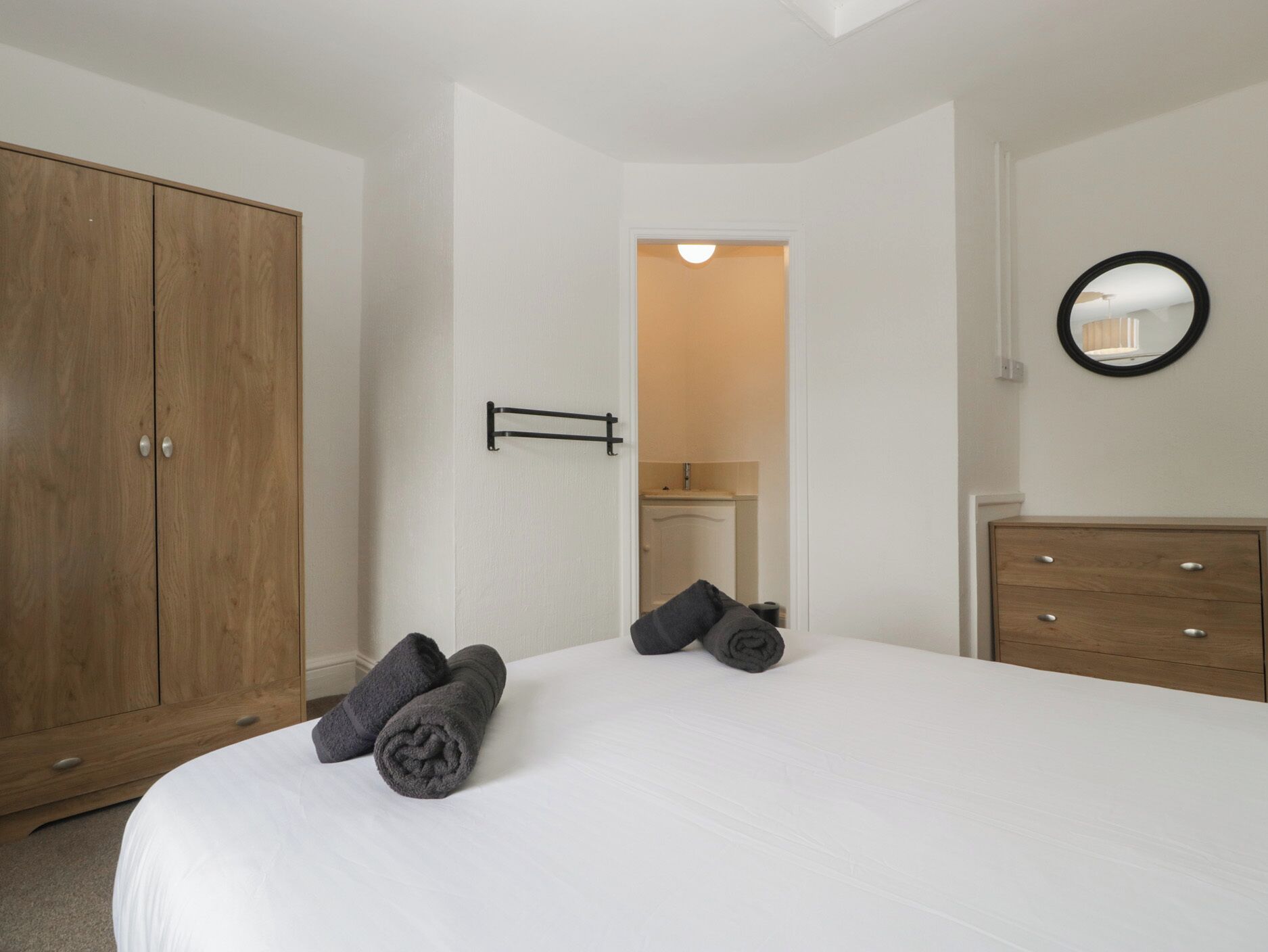 7 habitaciones, decoración personalizada y muebles diferentes 