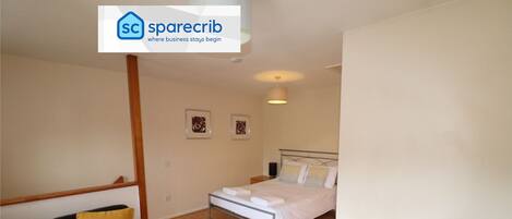 2 chambres, fer et planche Ă repasser, accĂšs au Wi-Fi (inclus)