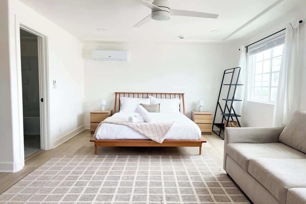 Iron/ironing board, WiFi, bed sheets