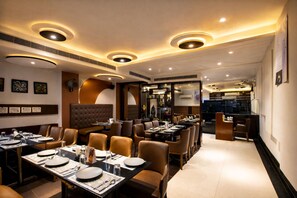 Restaurant - Hotel Transit Near Delhi Airport (New Delhi)