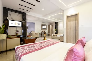 Family Room | Soundproofing, free WiFi - Hotel Transit Near Delhi Airport (New Delhi)