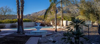 1 Acre Estate Home,Mtn. Views,Pool,Billiards,Private Desert:Saguaro Sanctuary@Catalina Foothills