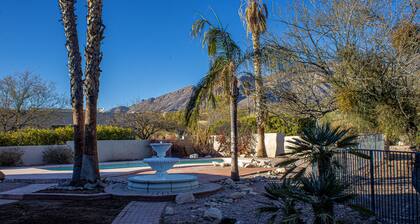 1 Acre Estate Home,Mtn. Views,Pool,Billiards,Private Desert:Saguaro Sanctuary@Catalina Foothills