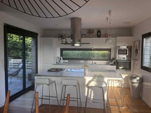 Private kitchen - 150 m² wooden family house with 3 terraces, close to the sea and surf spots! (Landunvez)