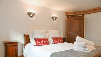 1 chambre, fer et planche Ă repasser, Wi-Fi, draps fournis