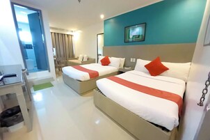 Habitación Deluxe con 2 camas individuales | Escritorio y wifi gratis