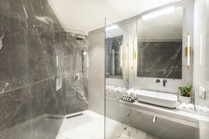 Bathroom - Hotel Star (New Delhi)