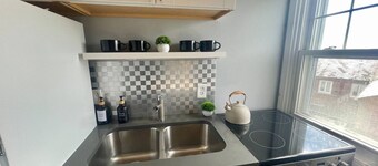This apartment is a 1 bedroom(s), 1 bathrooms, located in Cleveland, OH.