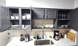 Réfrigérateur, micro-ondes, four, lave-vaisselle